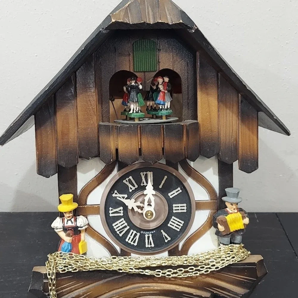 Vintage German Cuckoo Clock Swiss Musical Movement Cuendet Dancing Figures 10/22